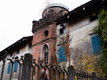 Palazzo abbandonato L'armatura del diavolo